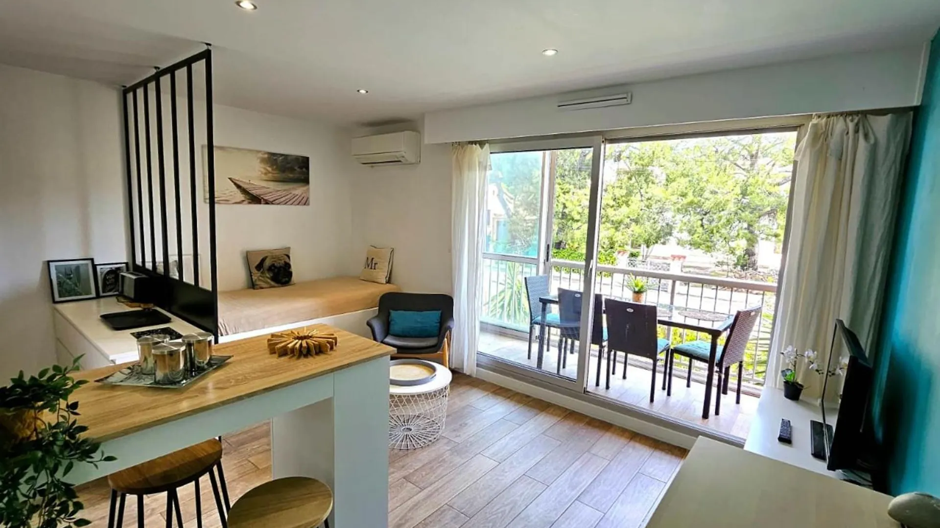 Renovated Apartment With Balcony And Modern Style Saint-Mandrier-sur-Mer 0*,  France